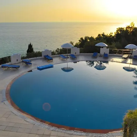 Apartment Maria With Pool And Amazing View - Agios Gordios